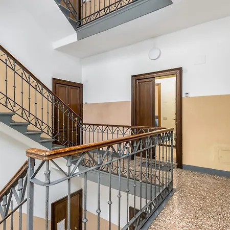 Apartment - Near Downtown -