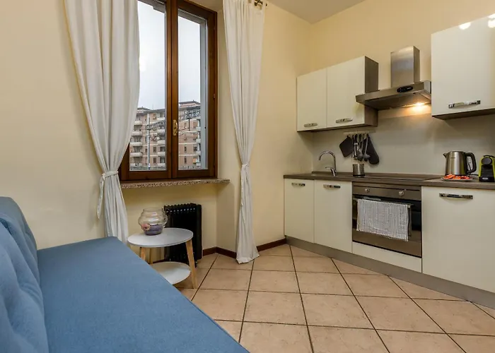 - Near Downtown - Apartment