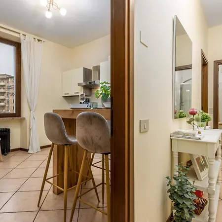 - Near Downtown - Apartment