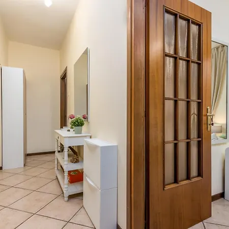 - Near Downtown - Apartment